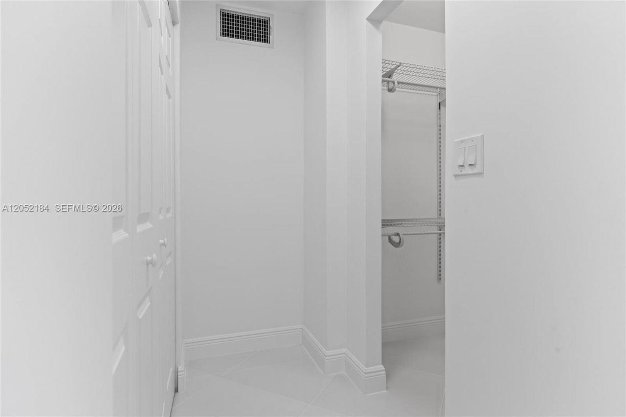 7135 Collins Ave, Unit 1535, Miami Beach, FL 33141 Photo