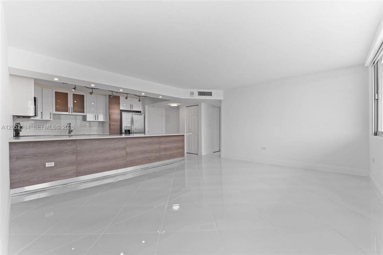 7135 Collins Ave, Unit 1535, Miami Beach, FL 33141 Photo