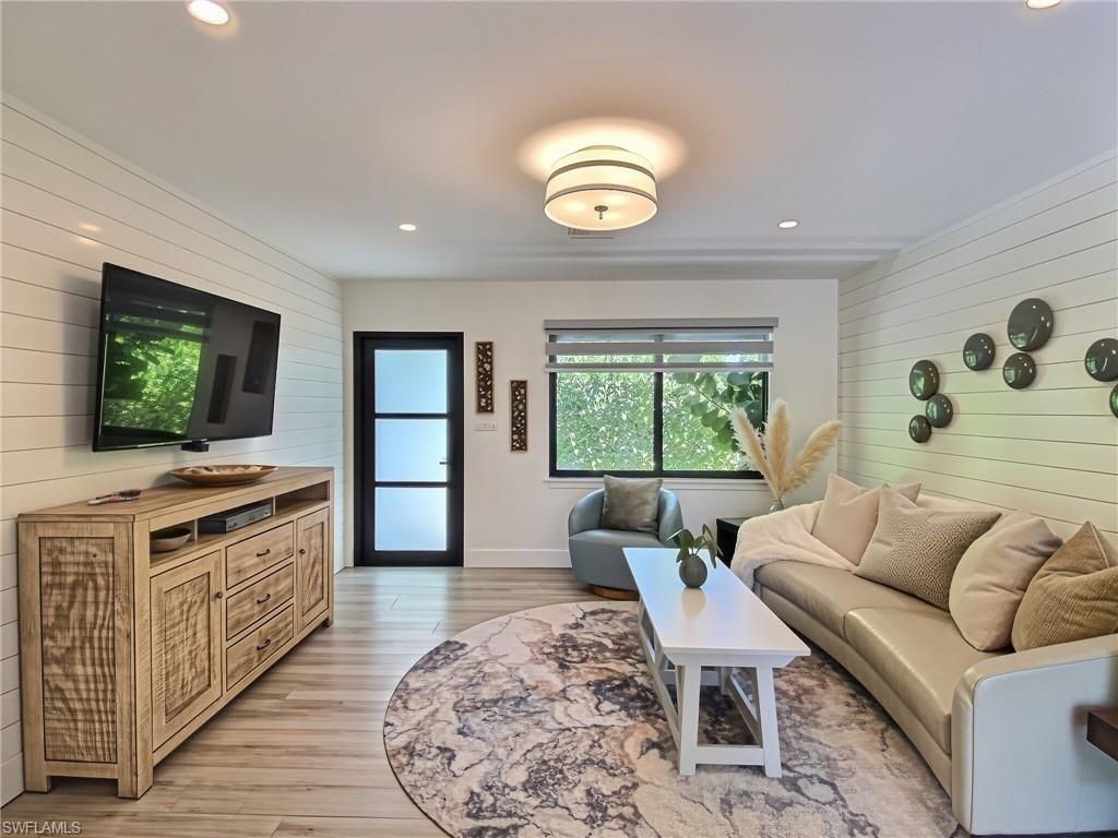 1031 Diana Ave, Naples, FL 34103 Photo