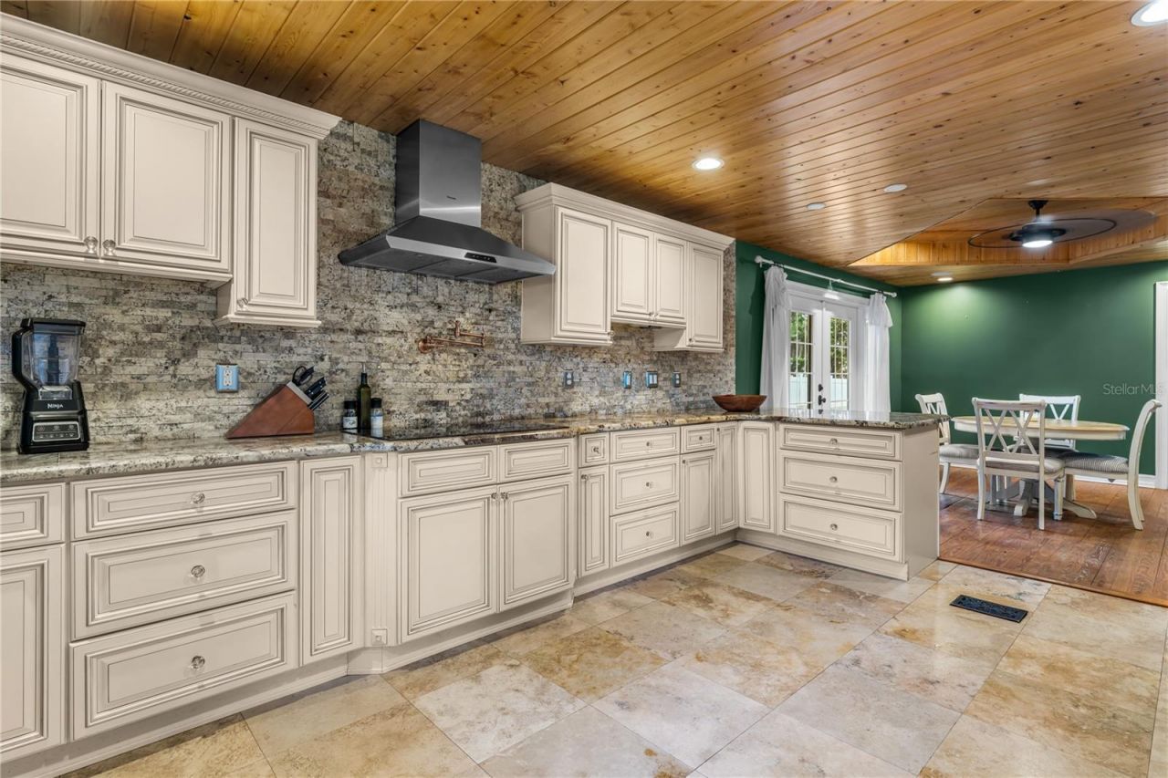 2424 E New York Avenue, Deland, FL 32724 Photo