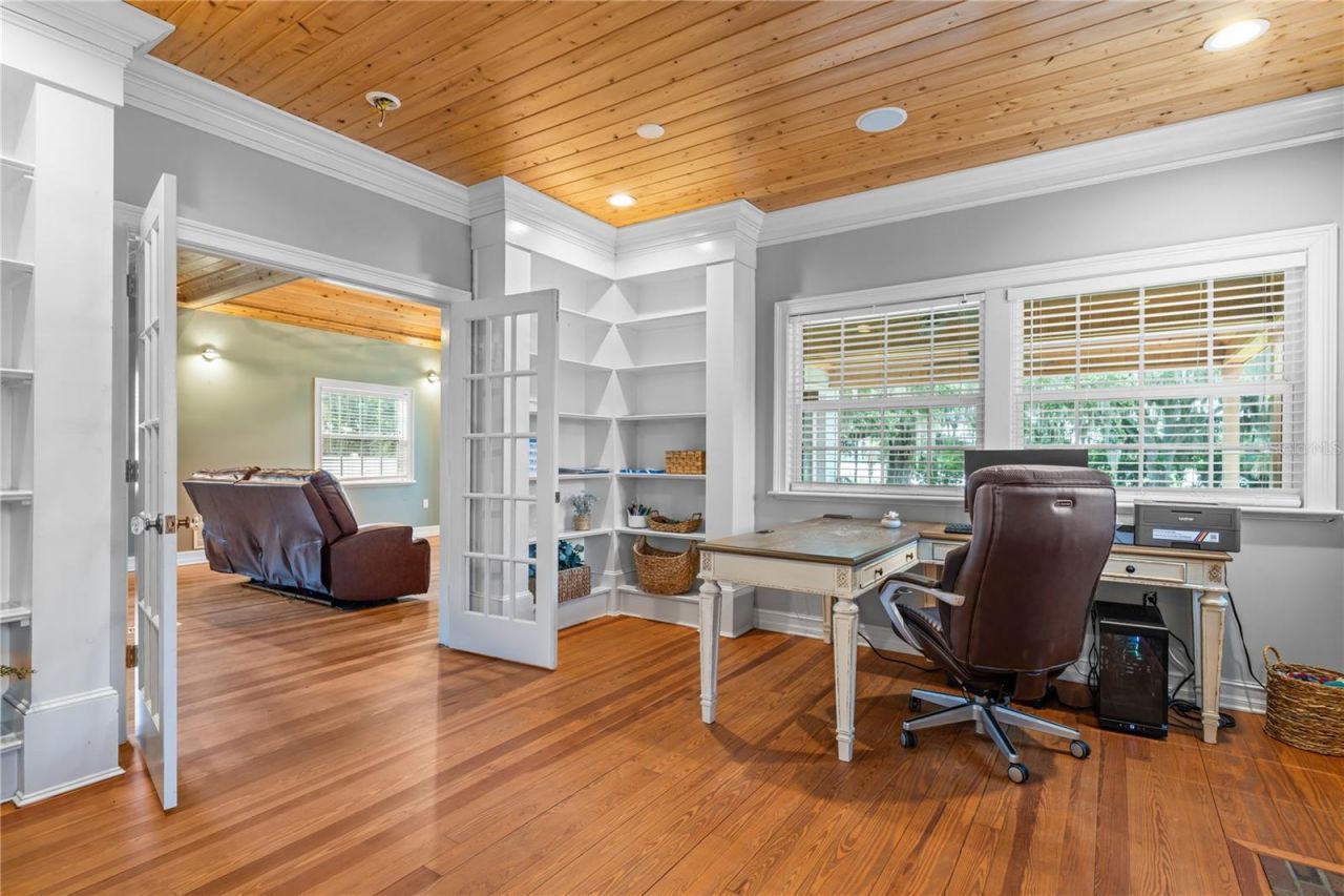 2424 E New York Avenue, Deland, FL 32724 Photo