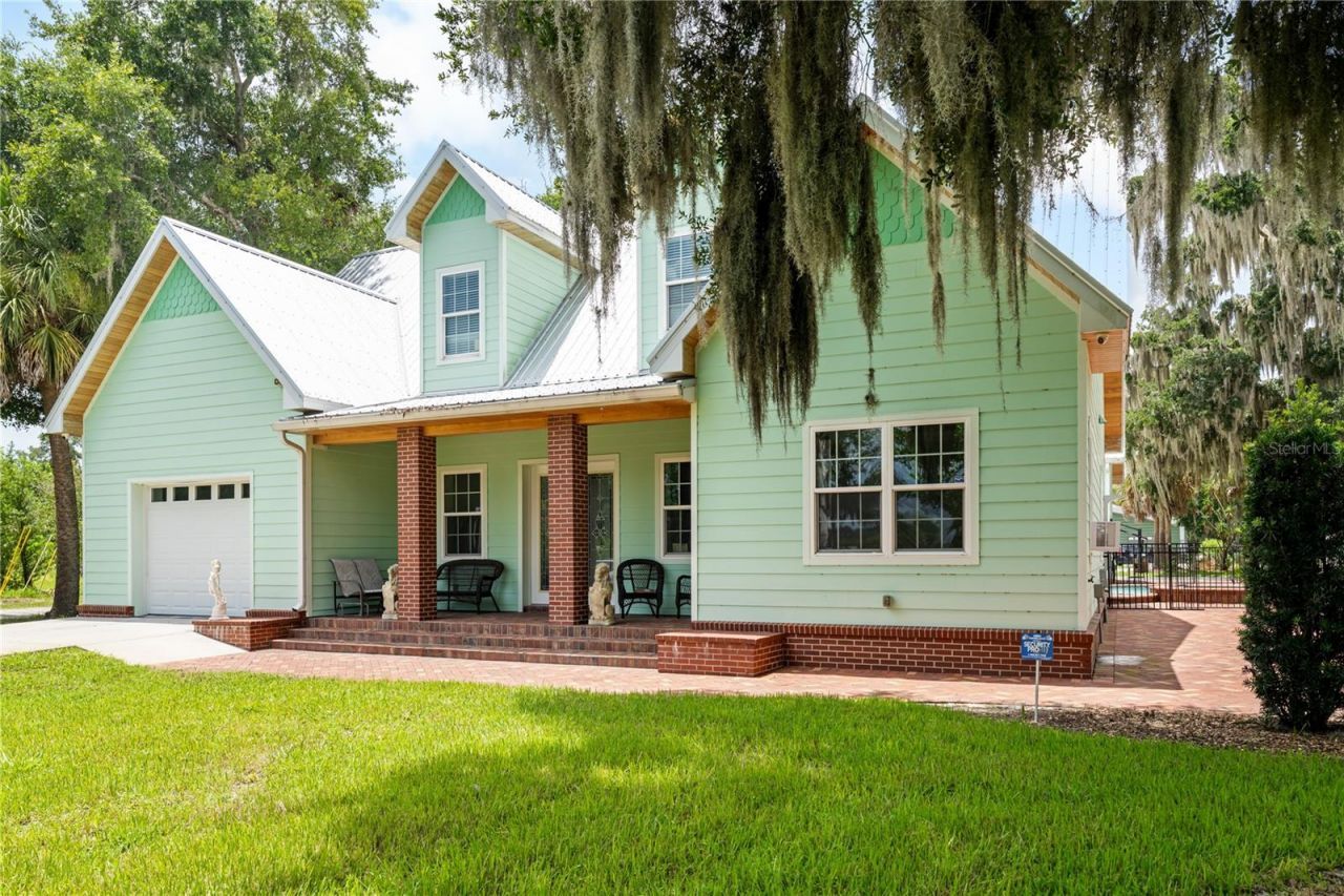 2424 E New York Avenue, Deland, FL 32724 Photo