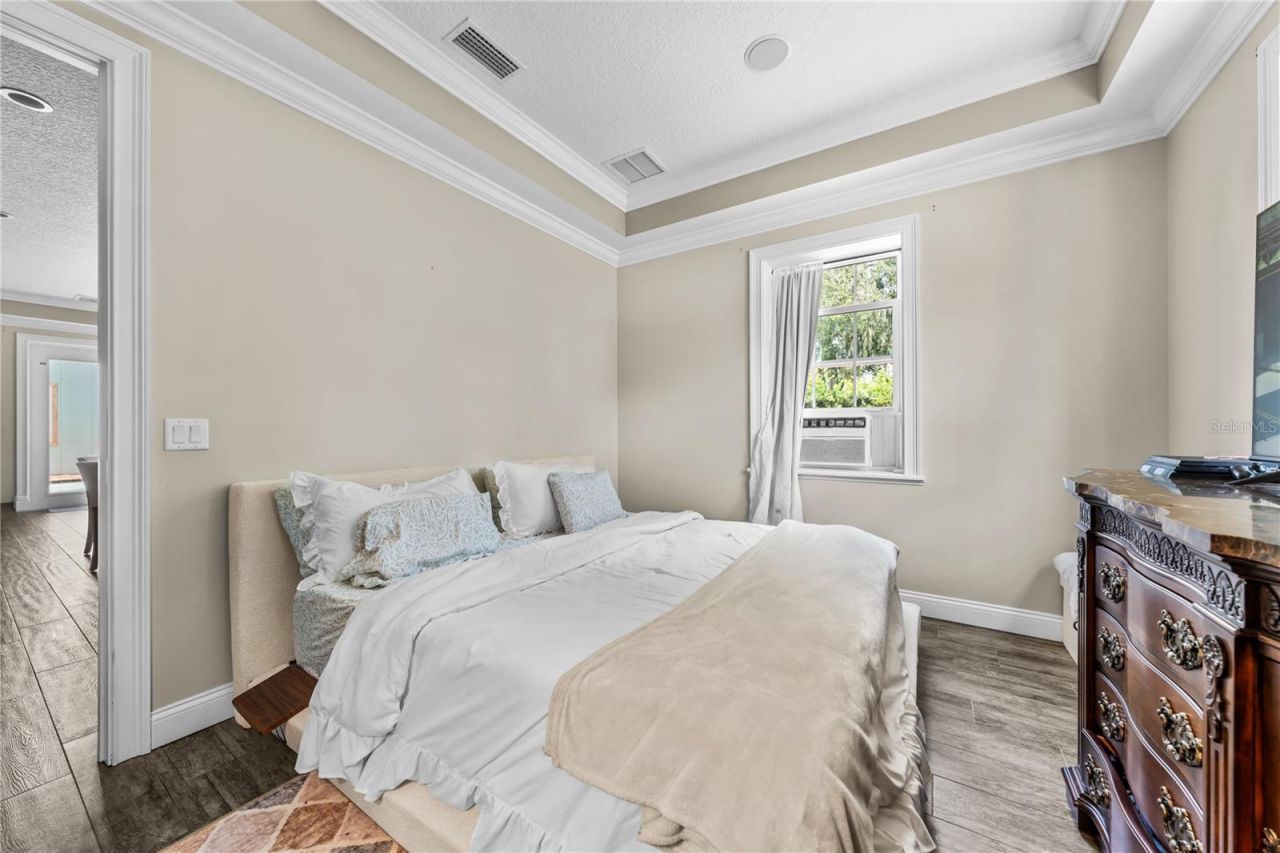 2424 E New York Avenue, Deland, FL 32724 Photo