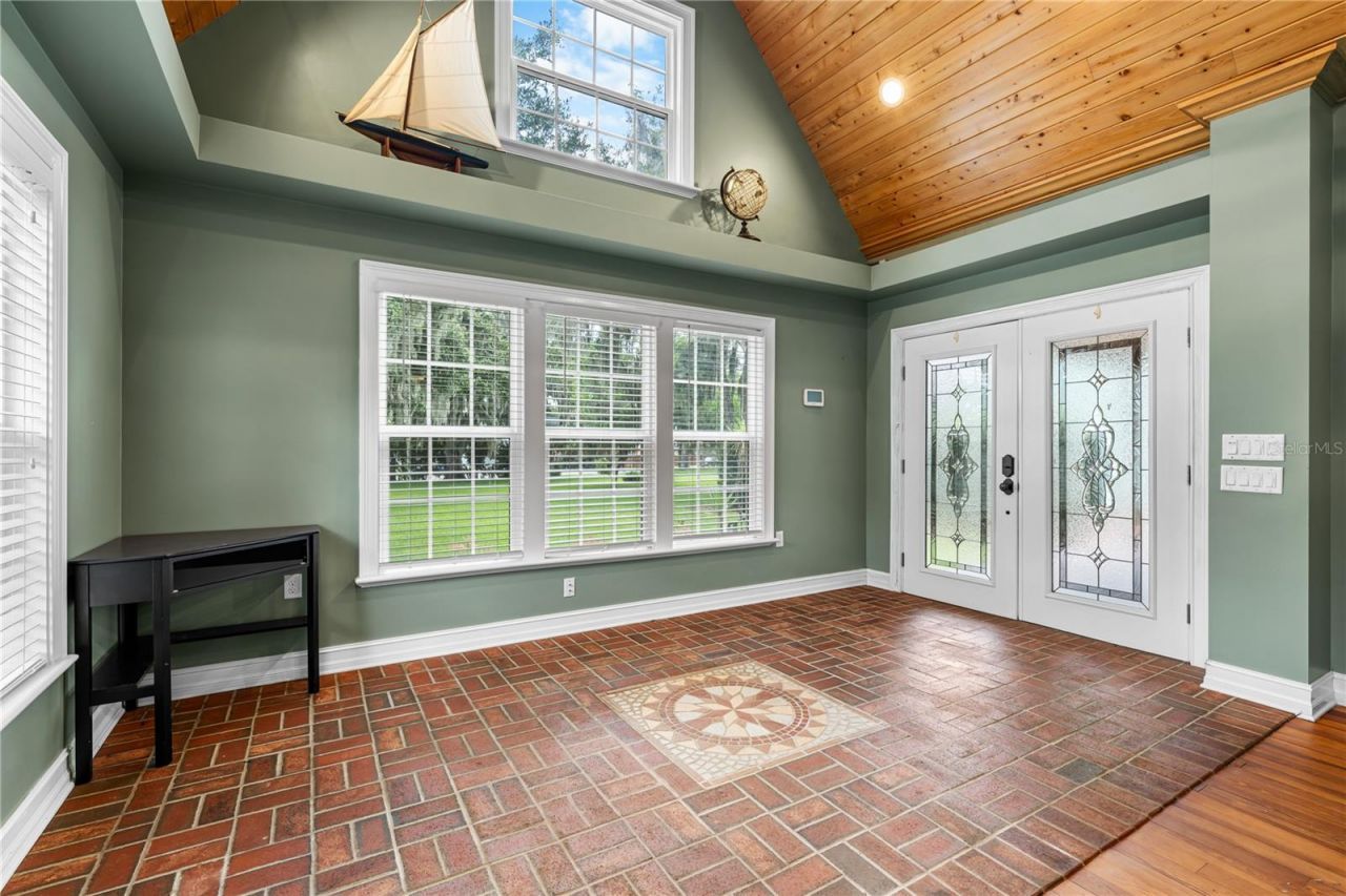 2424 E New York Avenue, Deland, FL 32724 Photo