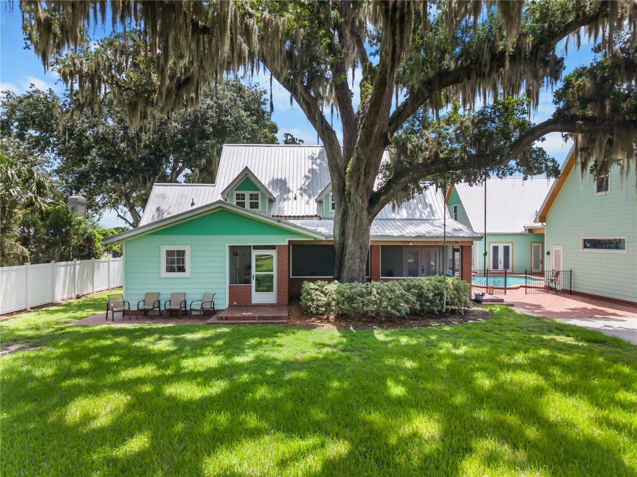 2424 E New York Avenue, Deland, FL 32724 Photo