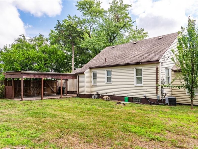 401 S Alex Road, West Carrollton, OH 45449 Photo 4