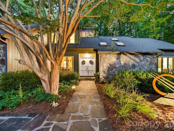 414 Stonecroft Drive SE, Lenoir, NC 28645