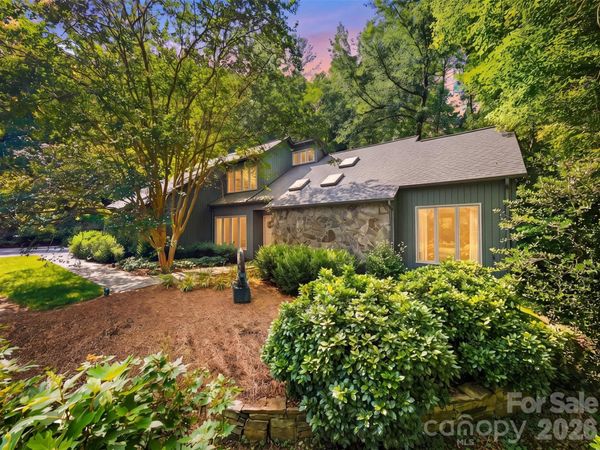 414 Stonecroft Drive SE, Lenoir, NC 28645