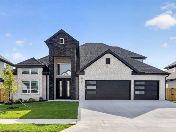 331 Hedge Drive , Centerton, AR 72719