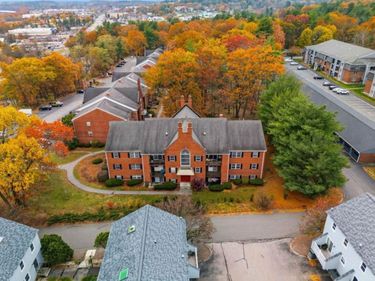 9 Louisburg Square, Unit 5, Nashua, NH 03060