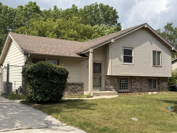9812 W Darnel Ave, Milwaukee, WI 53224