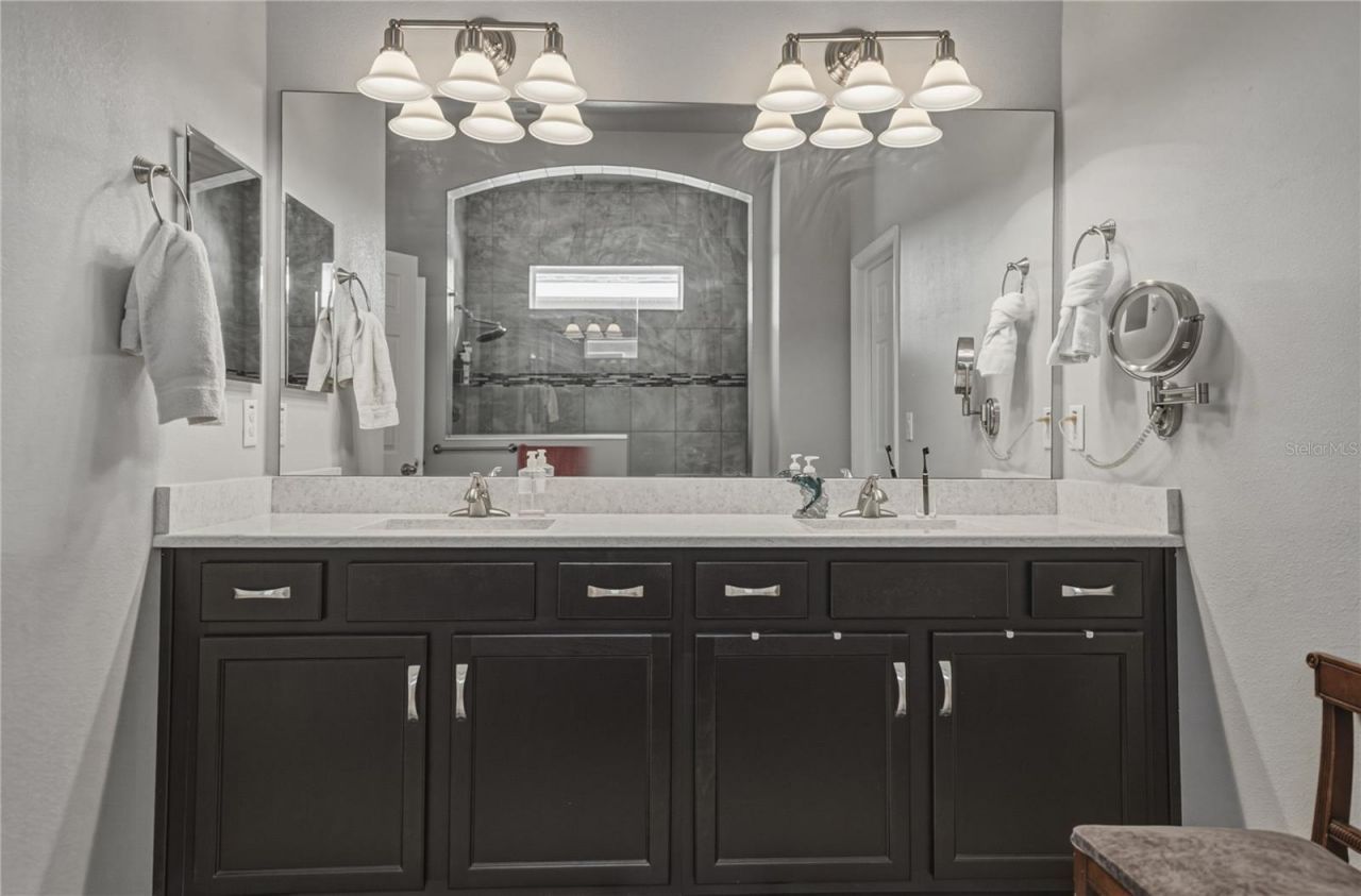 1017 Tracey Ann Loop , Seffner, FL 33584 Photo