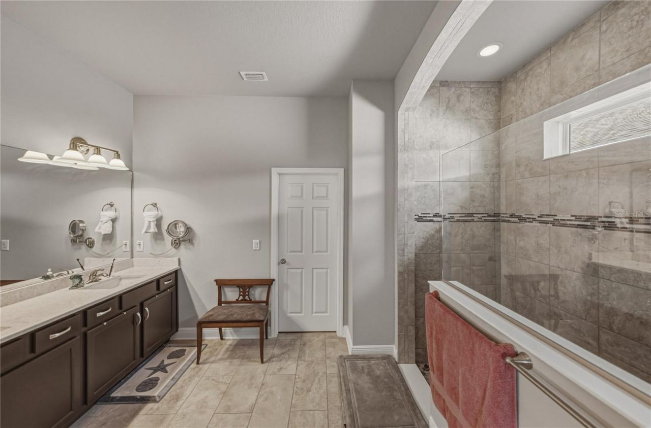 1017 Tracey Ann Loop , Seffner, FL 33584 Photo