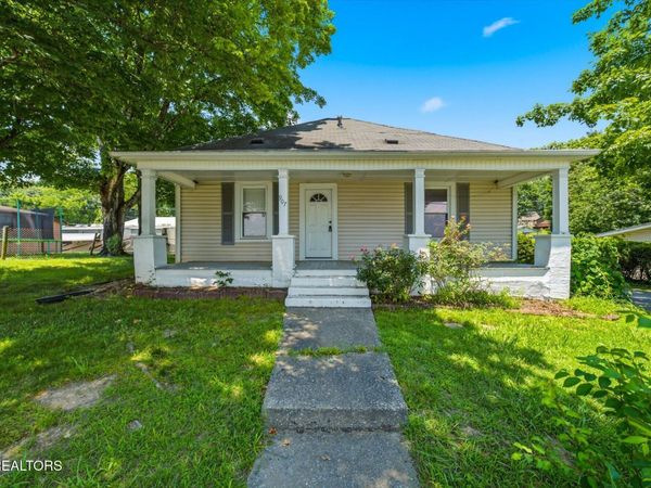 907 W 2Nd Ave, Lenoir City, TN 37771