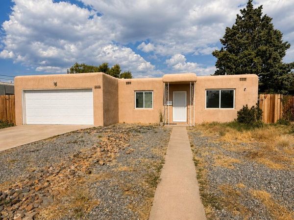 2442 Valencia Drive NE, Albuquerque, NM 87110