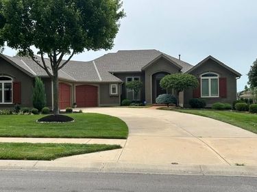 2812 NE 102nd Terrace, Kansas City, MO 64155