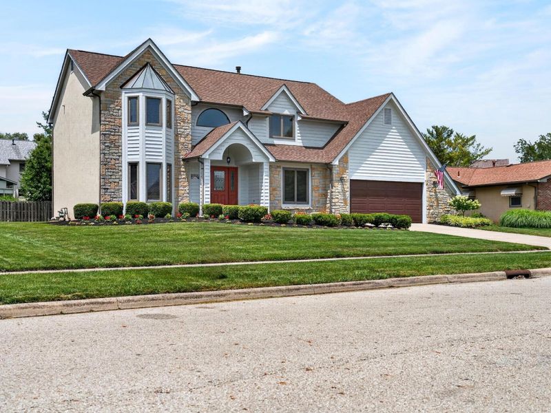 4559 Hunting Creek Drive, Grove City, OH 43123 Photo 2