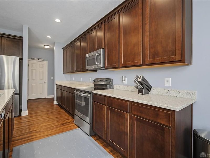 961 Reeder Circle, Washington Township, OH 45458 Photo 12