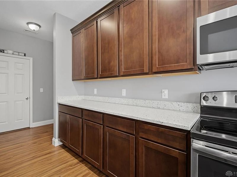 961 Reeder Circle, Washington Township, OH 45458 Photo 9