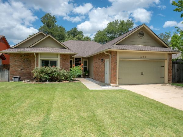 607 Sapling CV S, Cedar Park, TX 78613