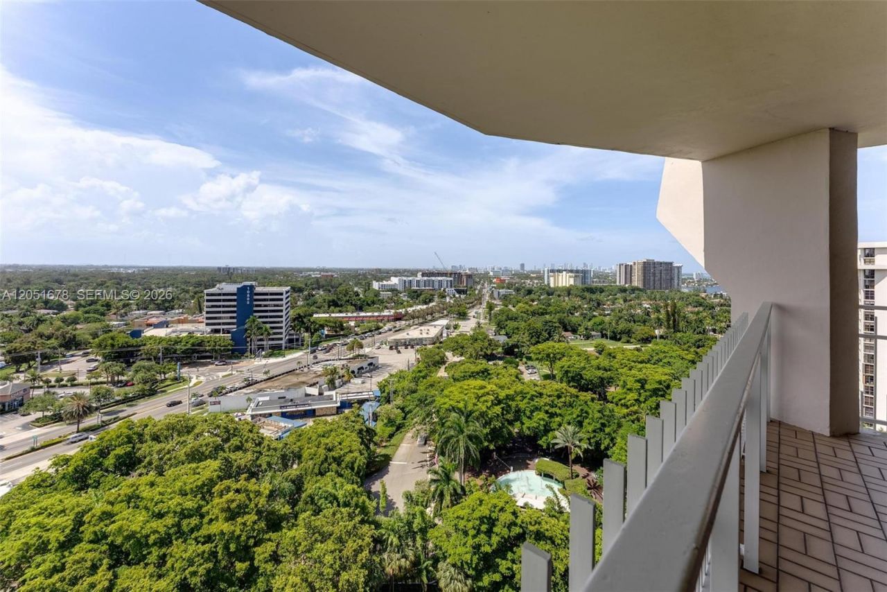 2000 Towerside Ter, Unit 1911, Miami, FL 33138 Photo