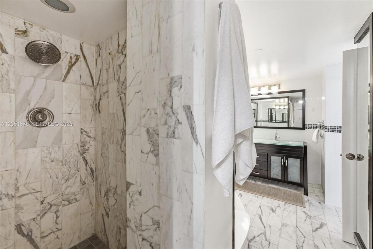 2000 Towerside Ter, Unit 1911, Miami, FL 33138 Photo