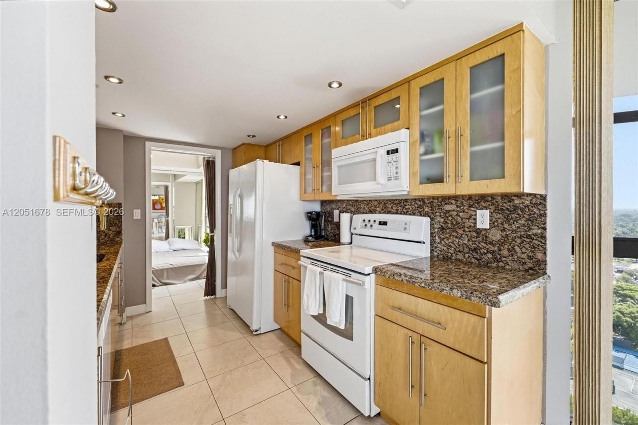 2000 Towerside Ter, Unit 1911, Miami, FL 33138 Photo