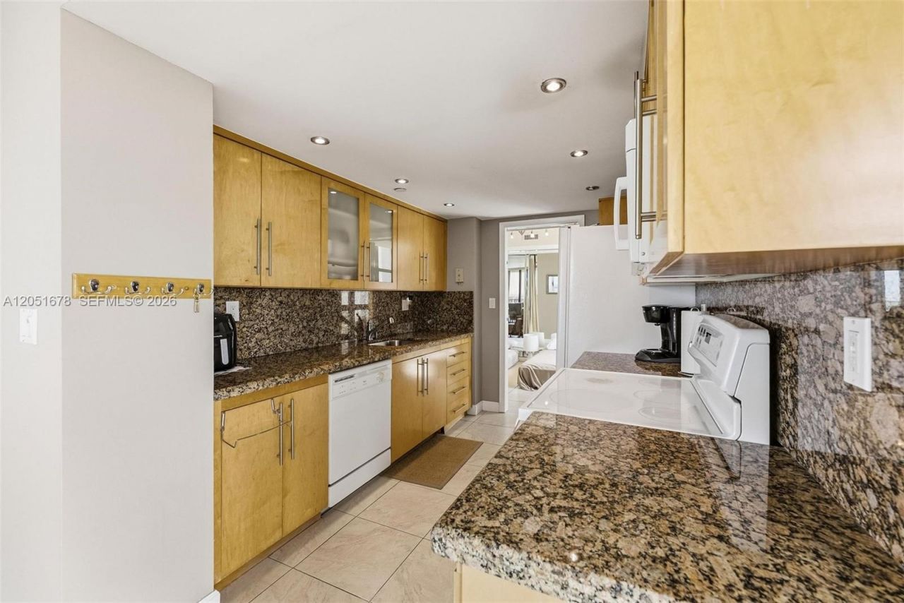 2000 Towerside Ter, Unit 1911, Miami, FL 33138 Photo