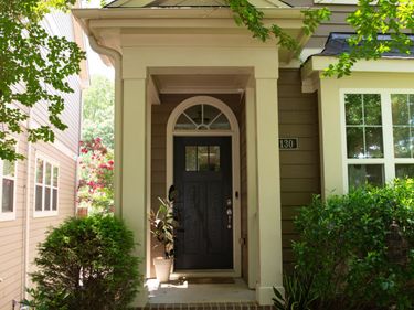 130 S Camellia Street, Chapel Hill, NC 27516
