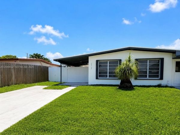 10730 SW 52nd Ter , Miami, FL 33165