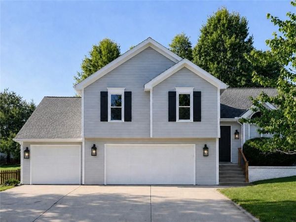 10812 N Kentucky Court, Kansas City, MO 64157