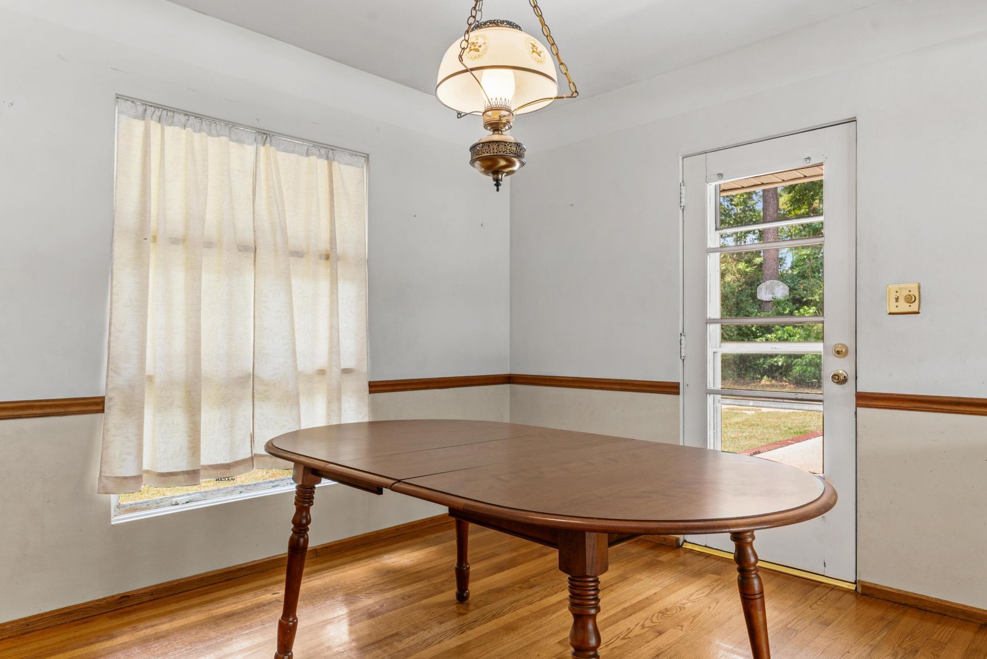 384 Scoville Street Photo 10