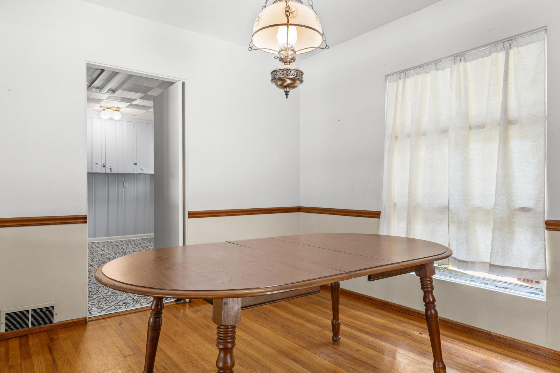 384 Scoville Street Photo 12