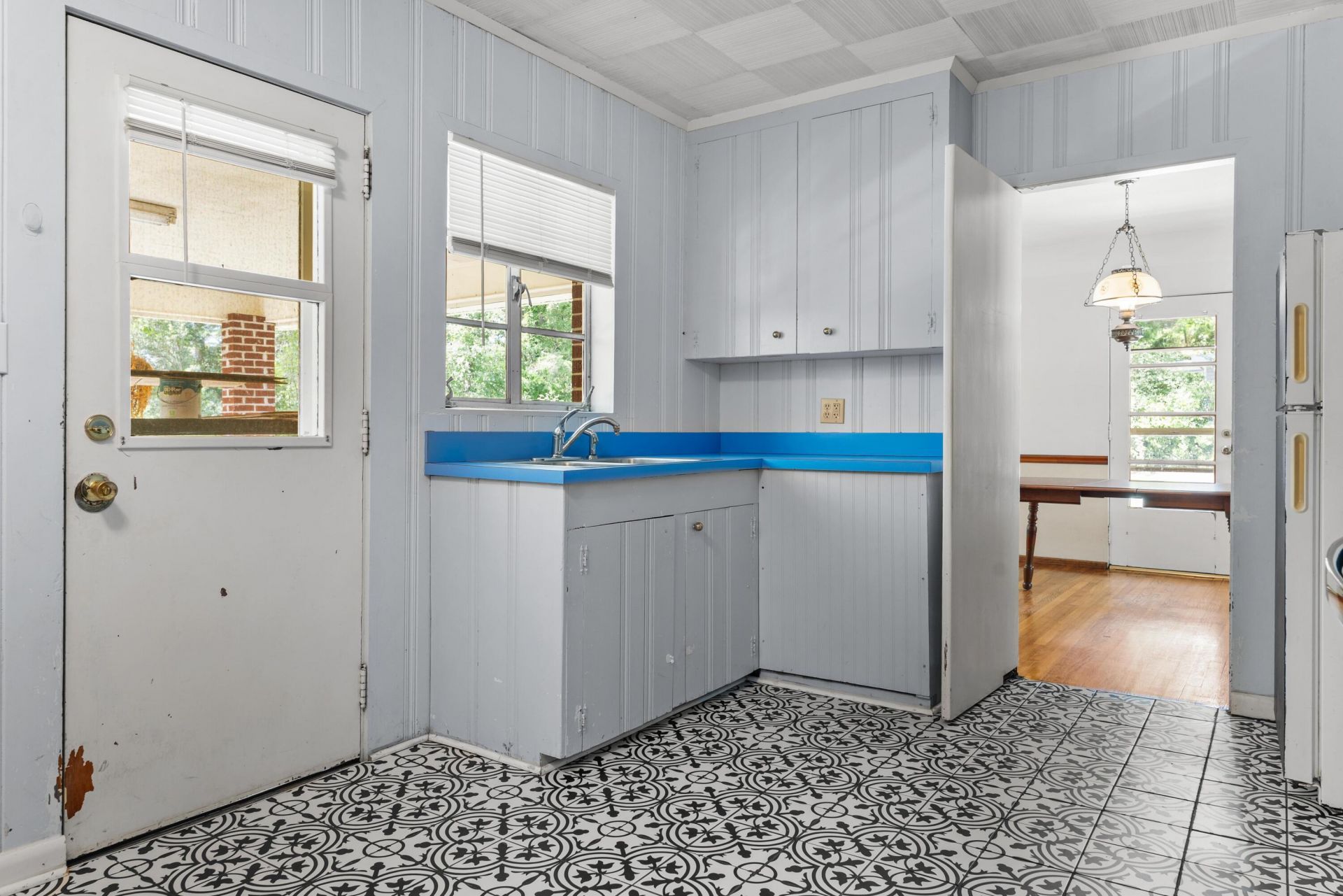 384 Scoville Street Photo 13