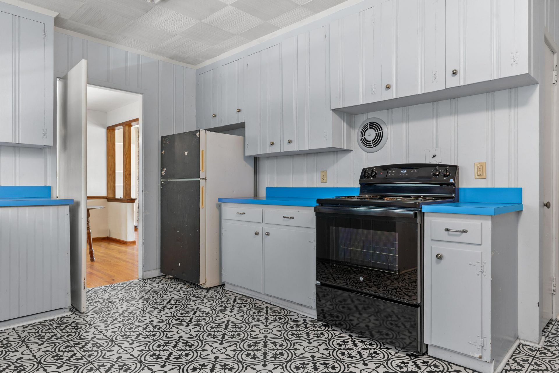 384 Scoville Street Photo 14