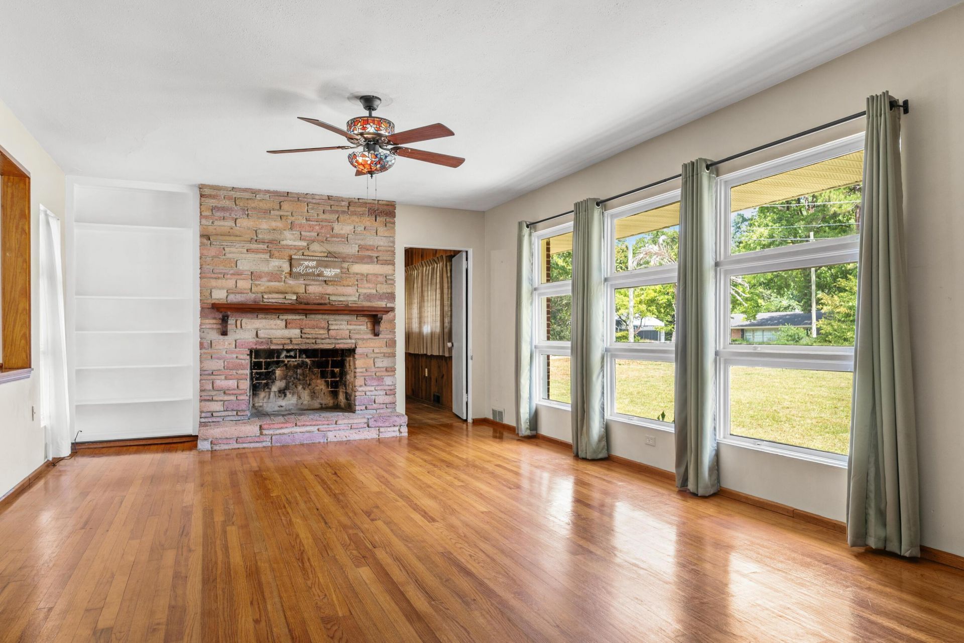 384 Scoville Street Photo 6
