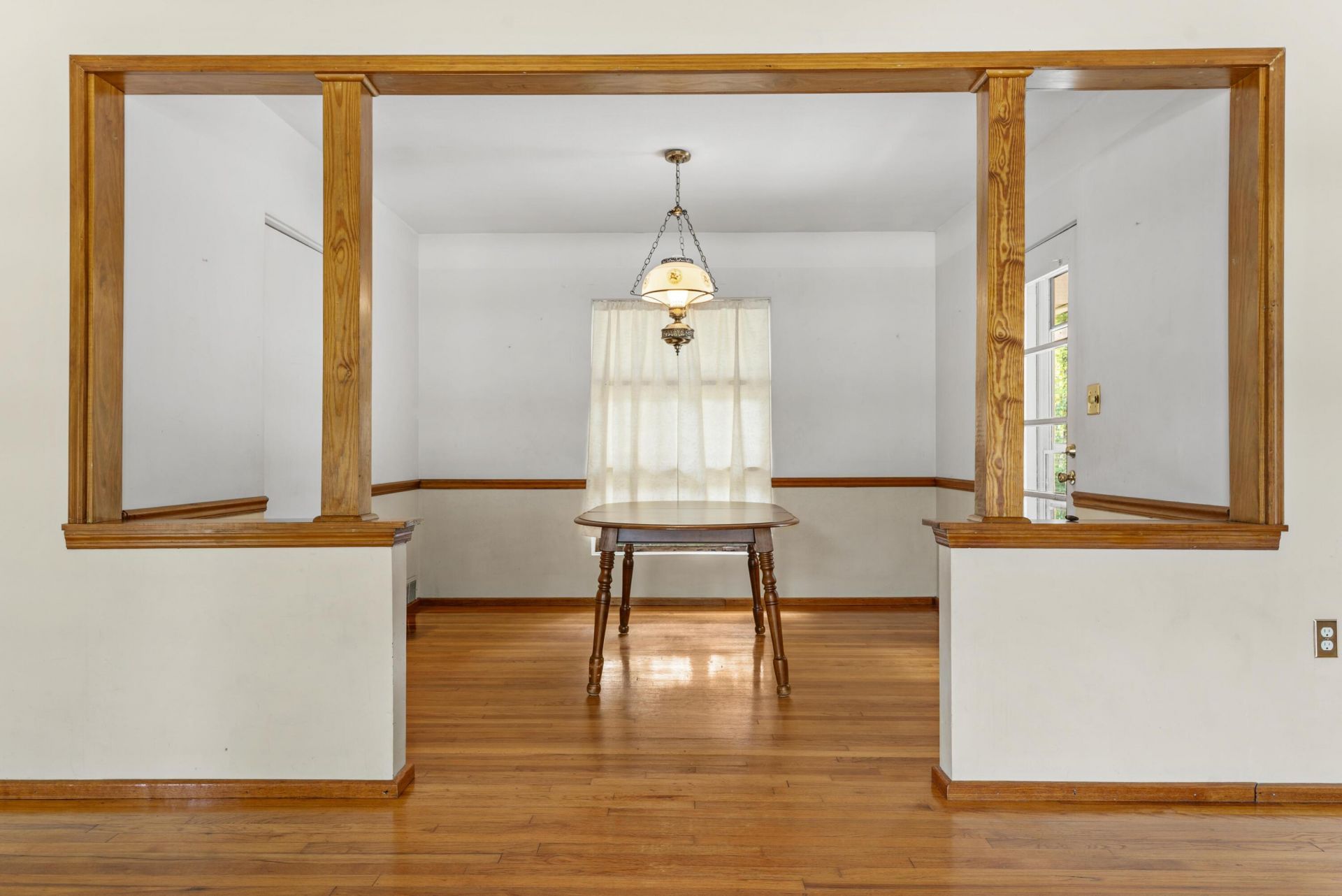 384 Scoville Street Photo 9