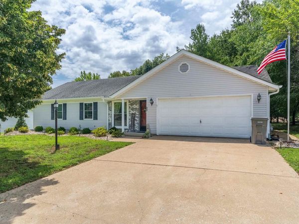 805 COTTONWOOD Lane, Carterville, IL 62918