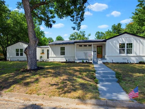 6909 Park Place Drive , Richland Hills, TX 76118