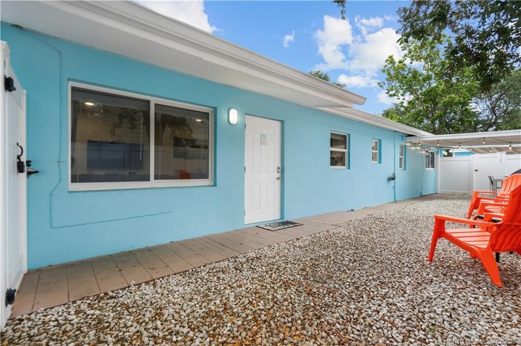 657 SW Cleveland Avenue , Stuart, FL 34994 Photo
