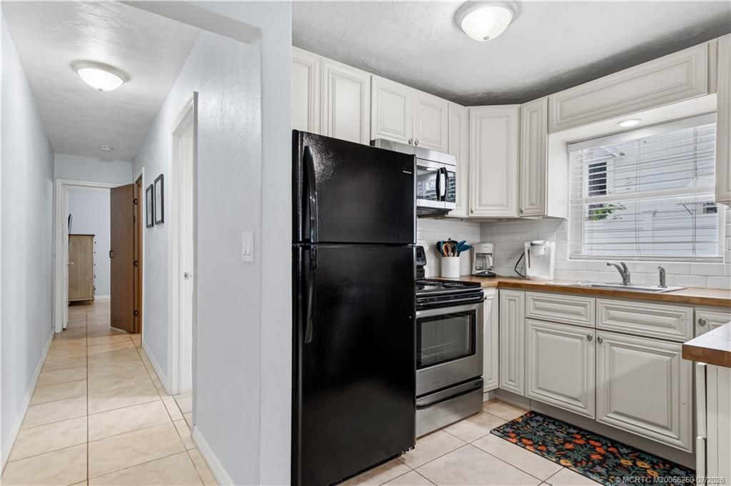 657 SW Cleveland Avenue , Stuart, FL 34994 Photo