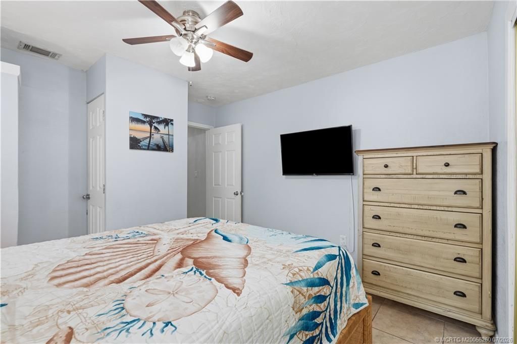 657 SW Cleveland Avenue , Stuart, FL 34994 Photo