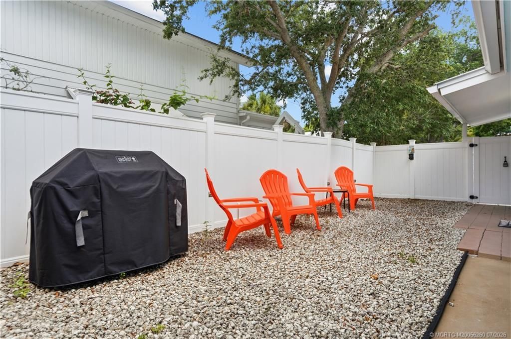 657 SW Cleveland Avenue , Stuart, FL 34994 Photo