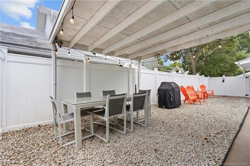 657 SW Cleveland Avenue , Stuart, FL 34994 Photo