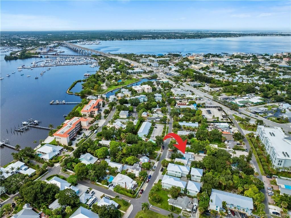 657 SW Cleveland Avenue , Stuart, FL 34994 Photo
