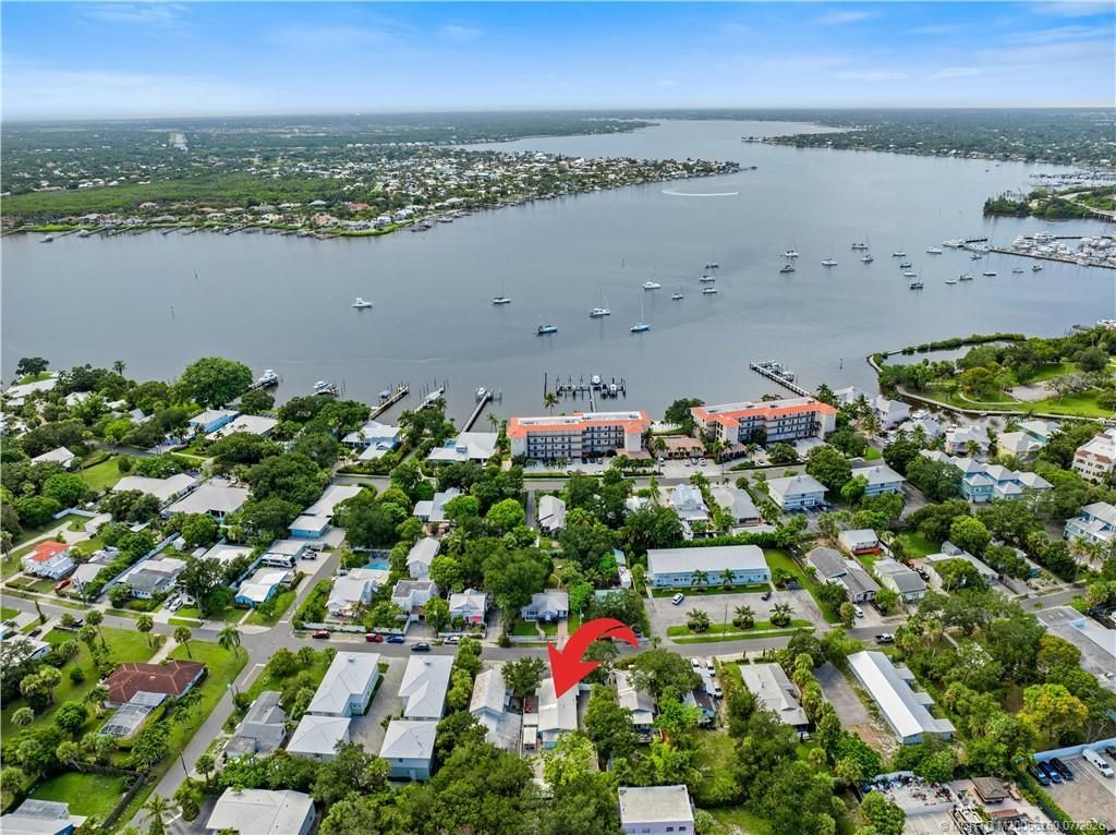 657 SW Cleveland Avenue , Stuart, FL 34994 Photo