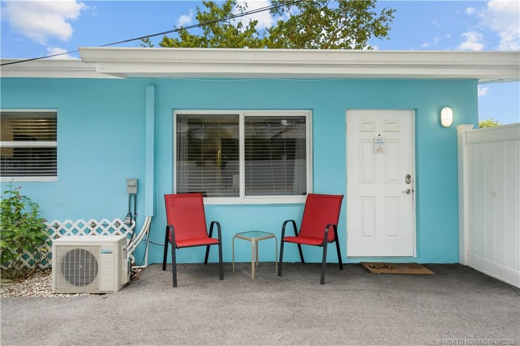 657 SW Cleveland Avenue , Stuart, FL 34994 Photo