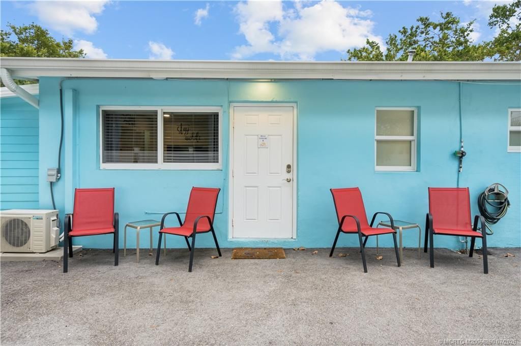 657 SW Cleveland Avenue , Stuart, FL 34994 Photo