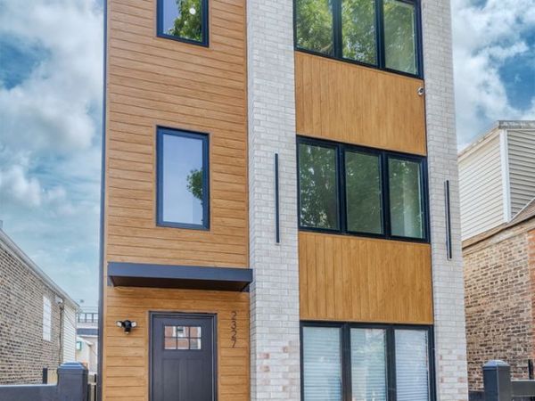 3215 W Fulton Street, Chicago, IL 60624