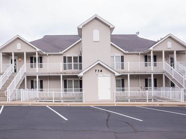 714 Moon Bay Drive, Unit 2, Kuttawa, KY 42055